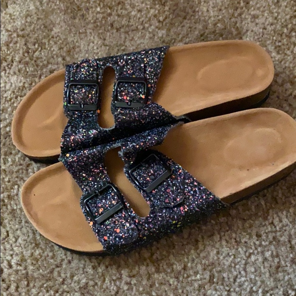 Sandals - Picture 3 of 3